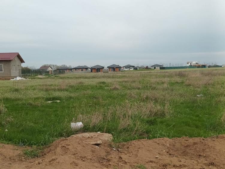 Teren intravilan 375 mp, utilitati la lot, 300 m DJ401 - 3