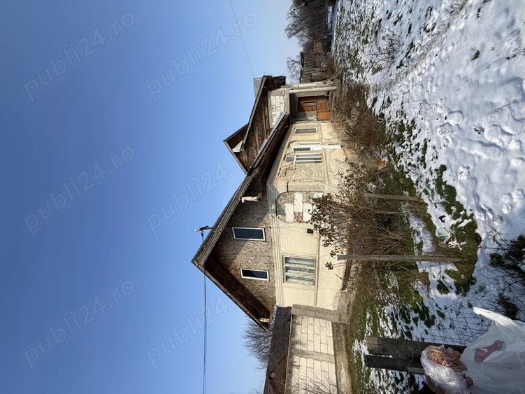 Casa batraneasca cu teren generos 3700mp - 2