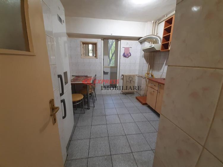 Calea Calarasilor, Muncii, Metrou - 2