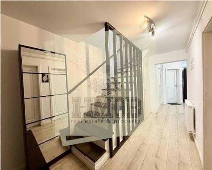Apartament  4 camere 2 bai si loc parcare zona Valea Aurie - 1