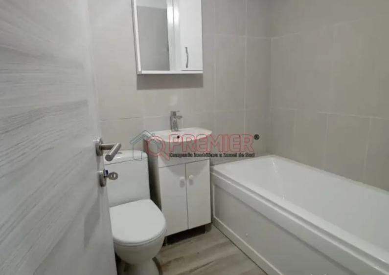 Sector 4 ! APARATORII PATRIEI - GARSONIERA + LOC PARCARE - - 4