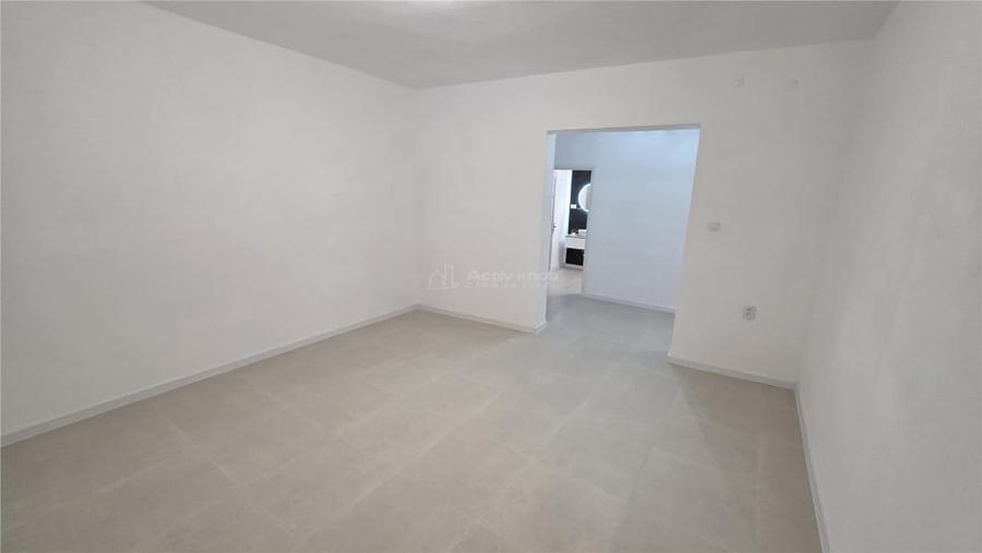Spațiu comercial, de 130 mp, în Răcășdia