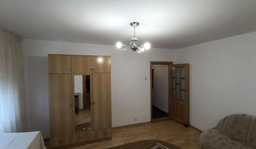 Inchiriez apartament 2 camere - 4