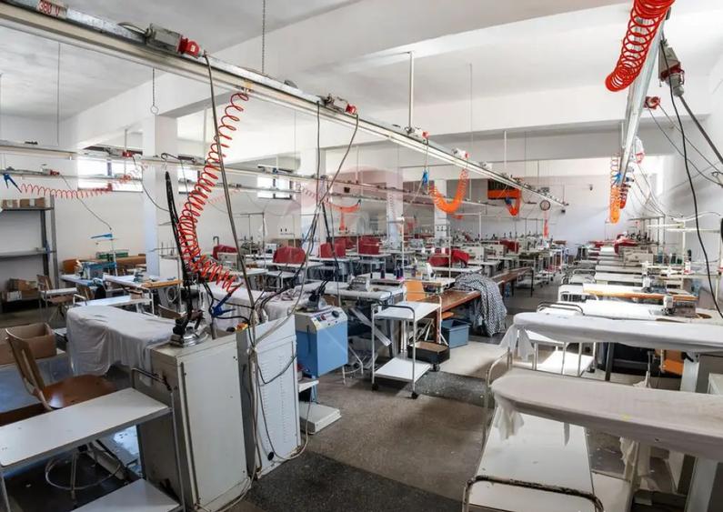 Spa?iu comercial de 1,460mp in zona Central - 6