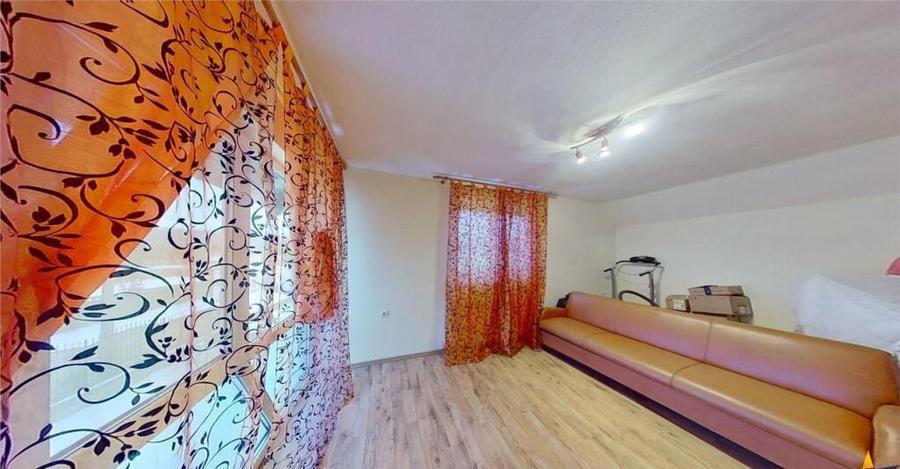 Acasa in Rasnov:Casa cu 5 camere,curte mare si liniste depli - 10