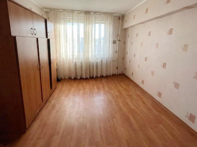 Ocazie! Apartament 3 camere de vanzare, etaj intermediar, 2 balcoane - 3