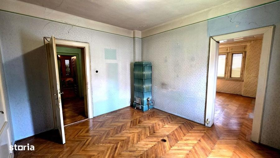 Apartament cu 4 camere în Sub Arini
