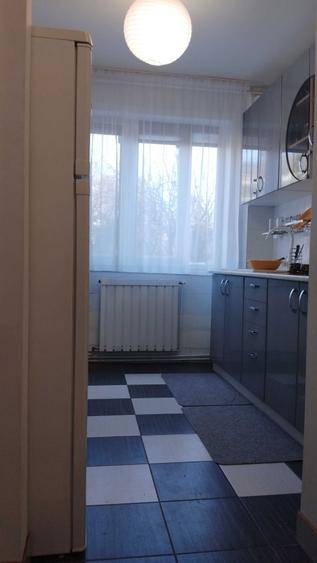 2 camere, etaj 1, zona linistita, balcon inconjurat de verdeata - 7