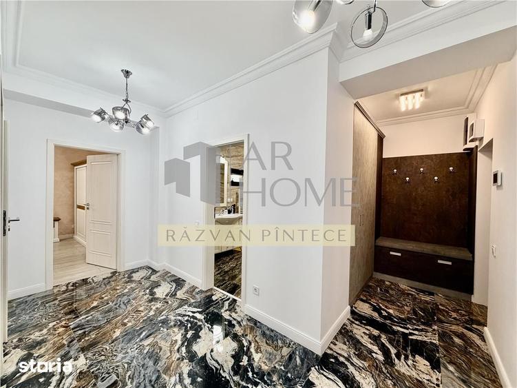 Apartament cu 3 camere decomandat în Republicii