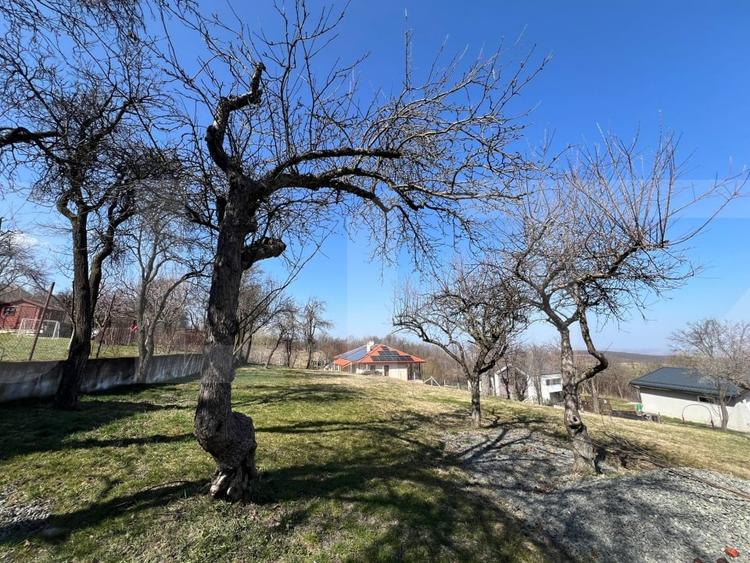 Casa renovabila de vanzare cu teren de 1300mp - 2