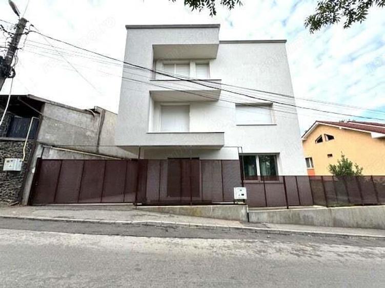 Vila+Spatiu COMERCIAL in Centrul orasului - 1