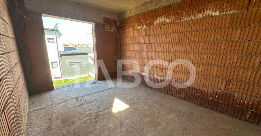 Casa duplex 4 camere 120 mpu de tip zona Selimbar Sibiu - 1