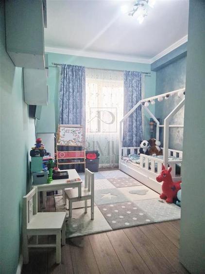 GIROC - 3 CAM - SPATIOS - 2 BAI - 2LOCURI DE PARCARE - CENTRALA/AC - ETAJ1 - 5