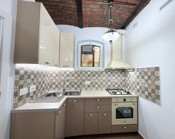 Vila  ultracentrala,  5 camere, prima inchiriere dupa renovare - 8