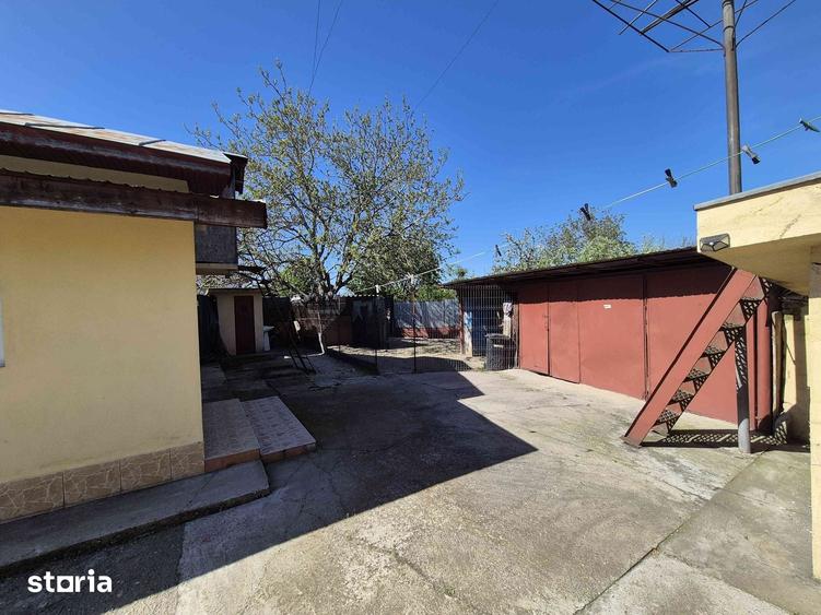 Casă cu 10 camere cu Teren 2529 Mp în Bolintin-Deal