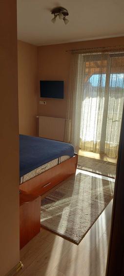 Apartament cu 3 camere decomandat în Turnișor