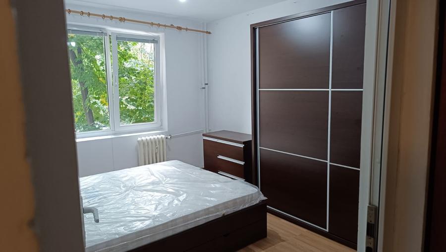 Apartament cu 3 camere decomandat în Crângași — fotografia 3