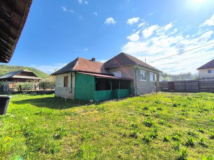 Casă individuală cu 2 camere cu Canalizare în Valea Drăganului