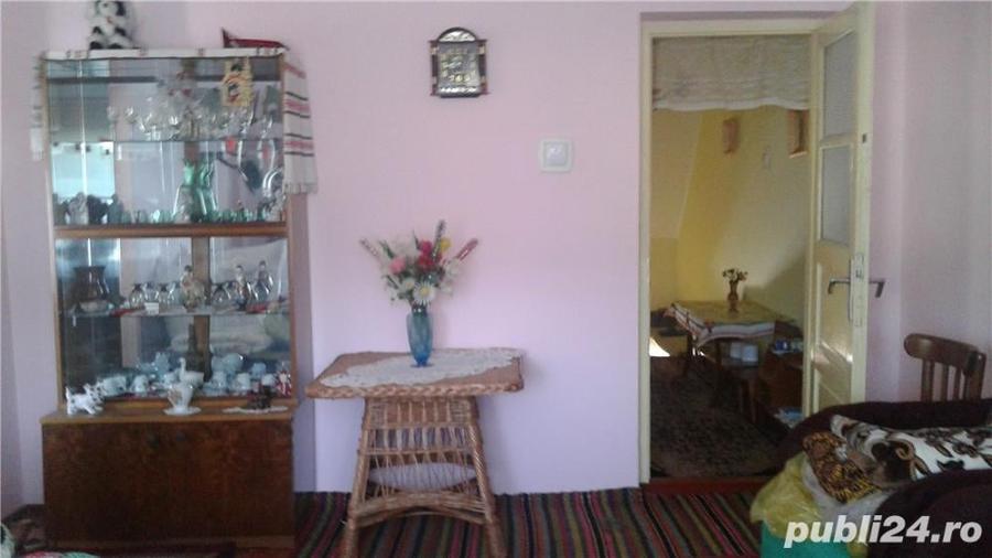 Casă cu 6 camere cu Teren 250 Mp în Capu Câmpului