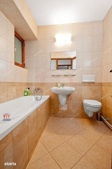 Apartament cu 4 camere în Mazepa 1