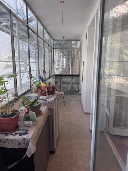 Apartament cu 4 camere decomandat în Titan
