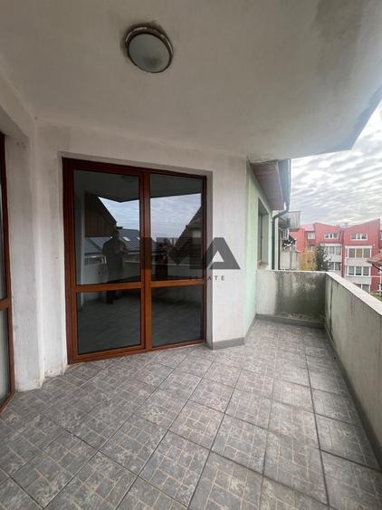 Apartament cu 3 camere semidecomandat în Bună Ziua