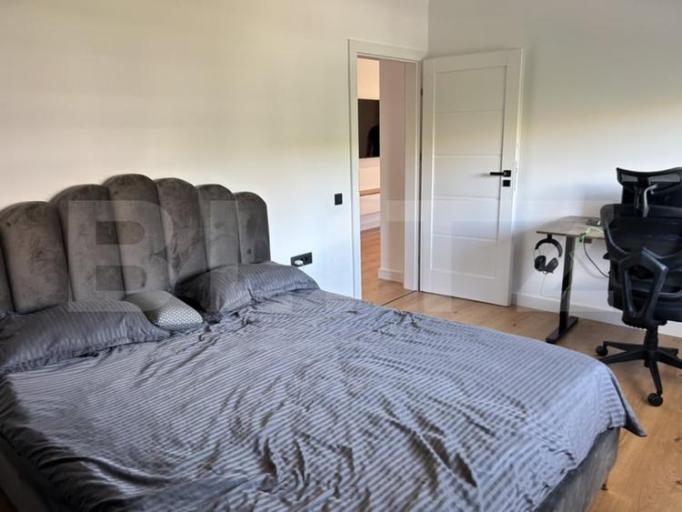 Apartament cu 4 camere semidecomandat, mobilat în Iris