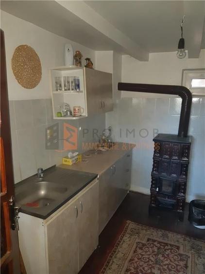 Casă individuală cu 4 camere cu Teren 2672 Mp în Râmnicelu