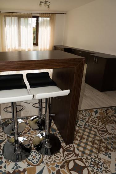 Apartament cu 3 camere decomandat în Dosu Bricii