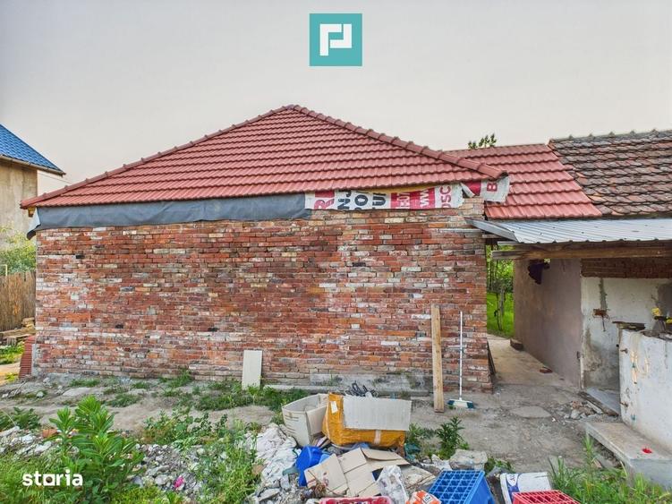 Casă cu 3 camere decomandat în Central