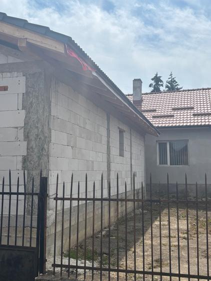 Casă cu 2 camere în Central