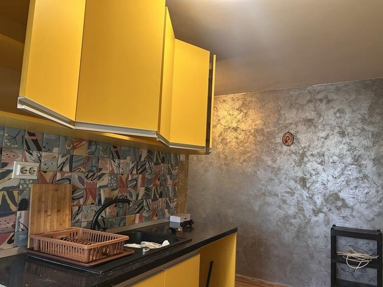 Apartament cu 3 camere decomandat în Exterior Vest