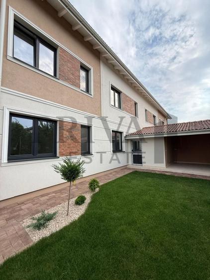 Casă individuală cu 5 camere cu Canalizare în Dumbrăvița