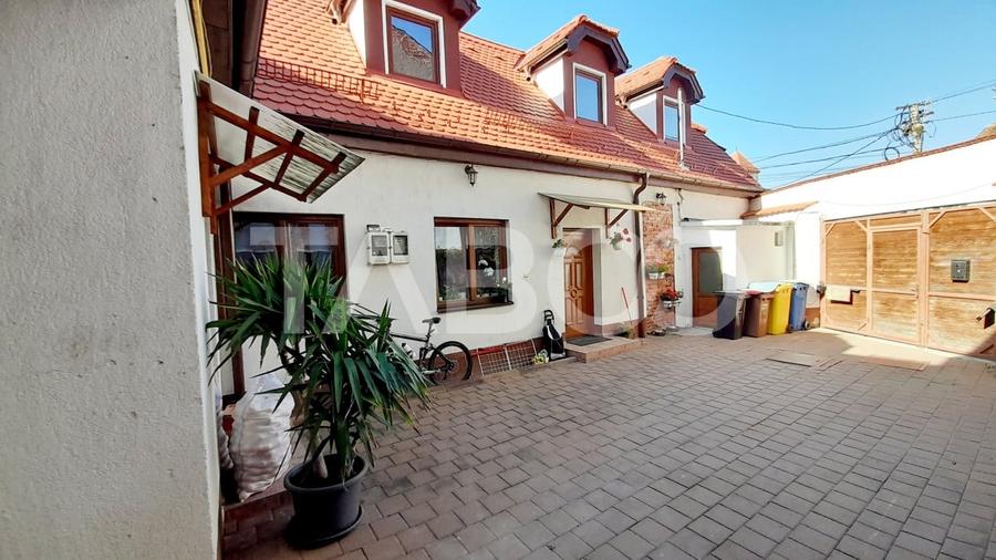Casă individuală cu 30 camere cu Canalizare în Orașul de Jos