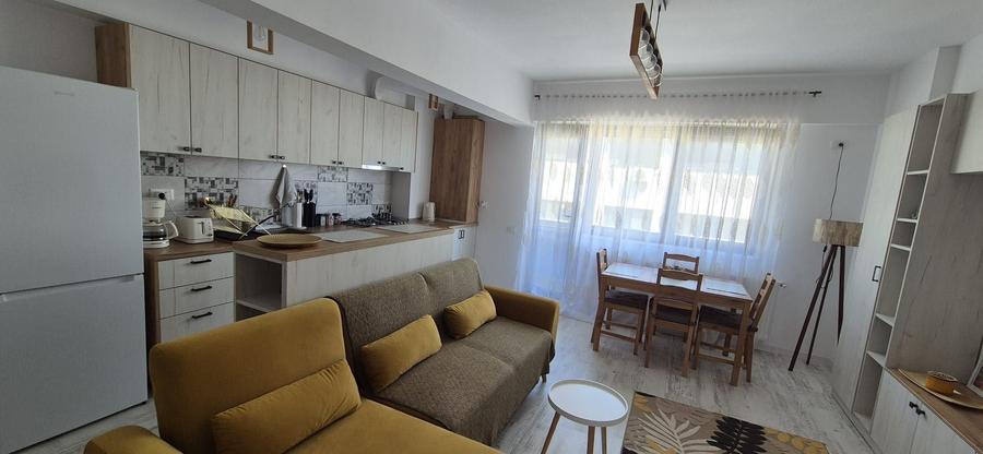 Apartament cu 2 camere decomandat în Roșu