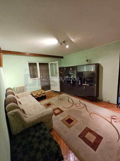 Apartament 3 camere-Semidecomandat- Baza 3