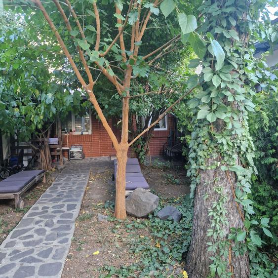 Proprietar,inchiriez ap 3 camere(configurabil)situat in imobil cu 2 ap, curte proprie,Romexpo Expozitiei Mihalache 1 Mai.Acces metrou si transp public - 5