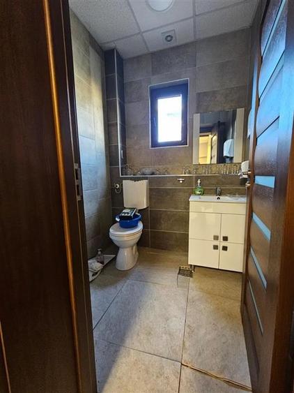 Proprietate Versatil? Locuin?? Afacere  After School sau Birouri IN  One?ti de v - 9