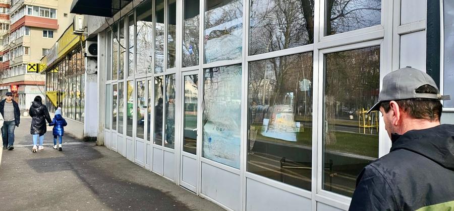 Spatiu comercial 80 mp de inchiriat, vitrina 10 ml, zona Piata Berceni - 1