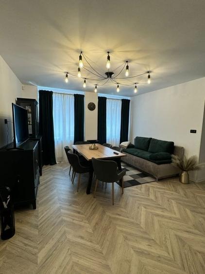 Unirii-Ultracentral-4 camere-Renovat integral-Afacere la Cheie - 1