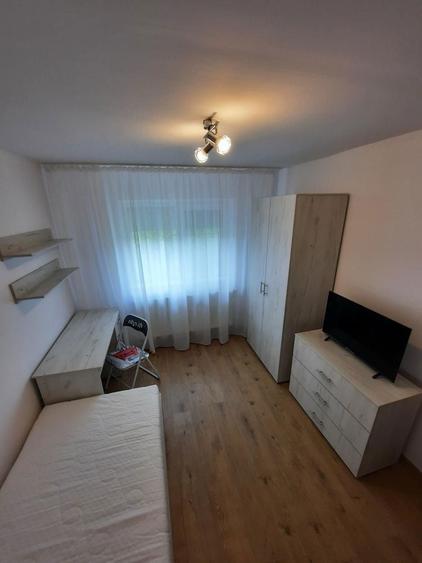 De inchiriat Apartament cu 3 camere - Nicolina 2 - 4