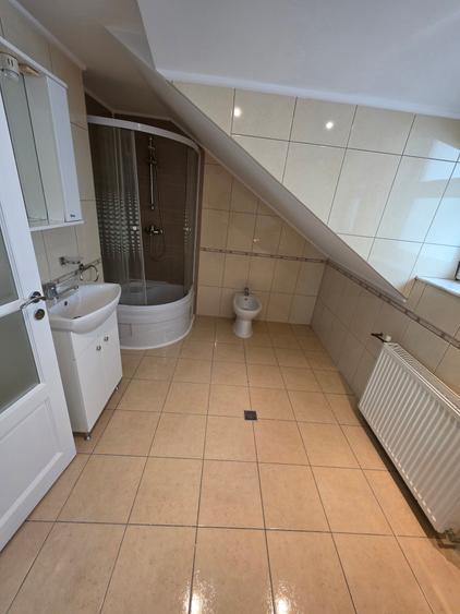 Inchiriez apartament cu scara interioara si garaj - 6