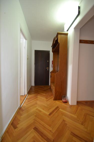 ap. 2 camere, decomandat, 2 bai, zona Aradului - 8