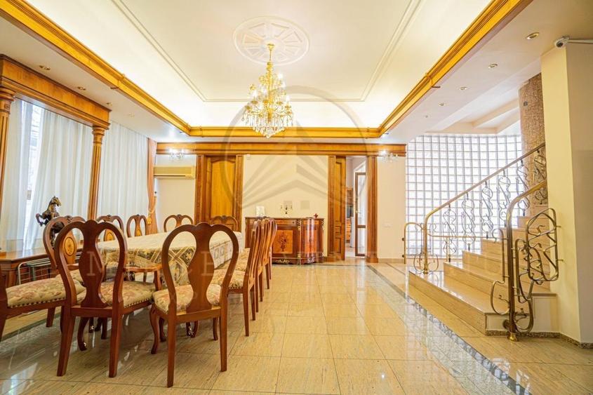 Ultracentral -Cladire impozanta  D+P+2E. - 6