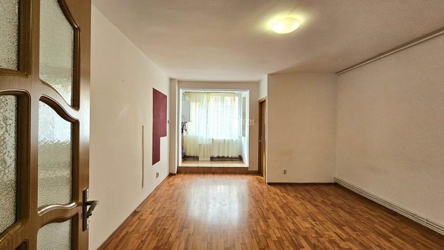 Garsoniera Libera Etaj 1 - 500 M Lacul Noua