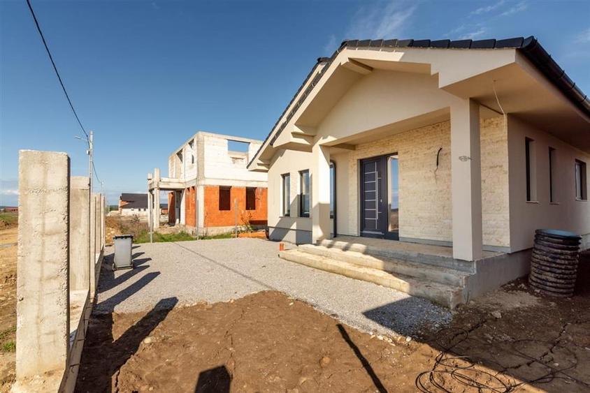 RECO. CASA CU MANSARDA , CIHEI . - 5