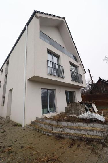 Duplex de vanzare In Dambul Rotund, teren de 697 mp! - 1