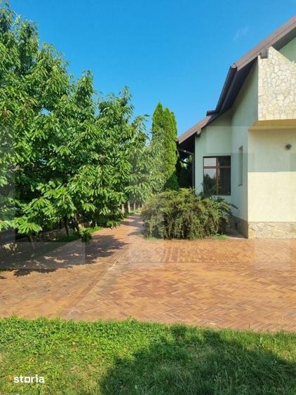 Casă cu 5 camere cu Teren 700 Mp în Central