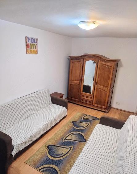 Proprietar vand garsoniera studio A.I. Electromagnetica, Liberty Mall Rahova, Sebastian, - 2