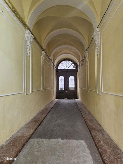 Vand apartament deosebit, la casa, etajul 1, Bulevardul Decebal - 8